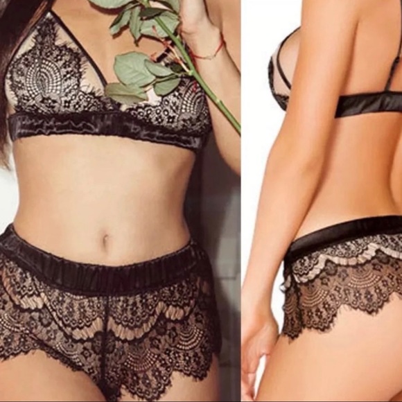 Black lace Bralette & Panty set - Picture 3 of 3